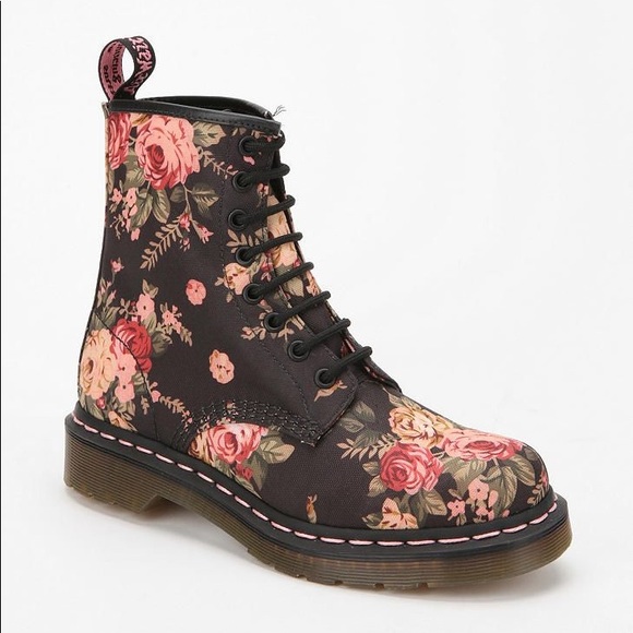 dr martens 1460 flower